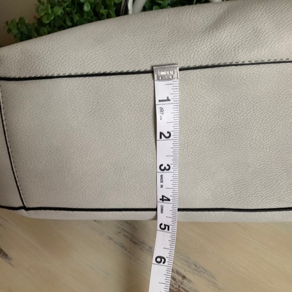 Pebbled leather gray hand bag with handles - Picture 5 of 11